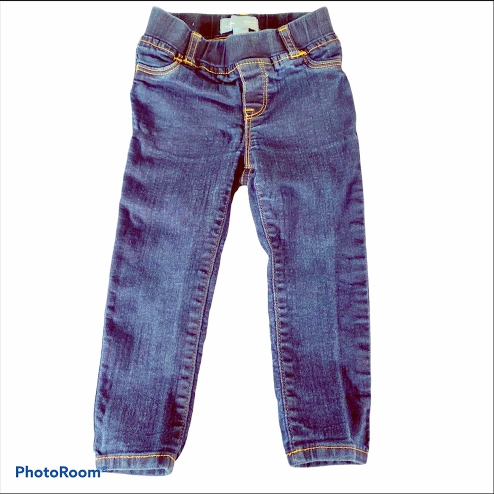 💋3/$10 Girls Baby Gap skinny jeans 2T - Picture 1 of 5
